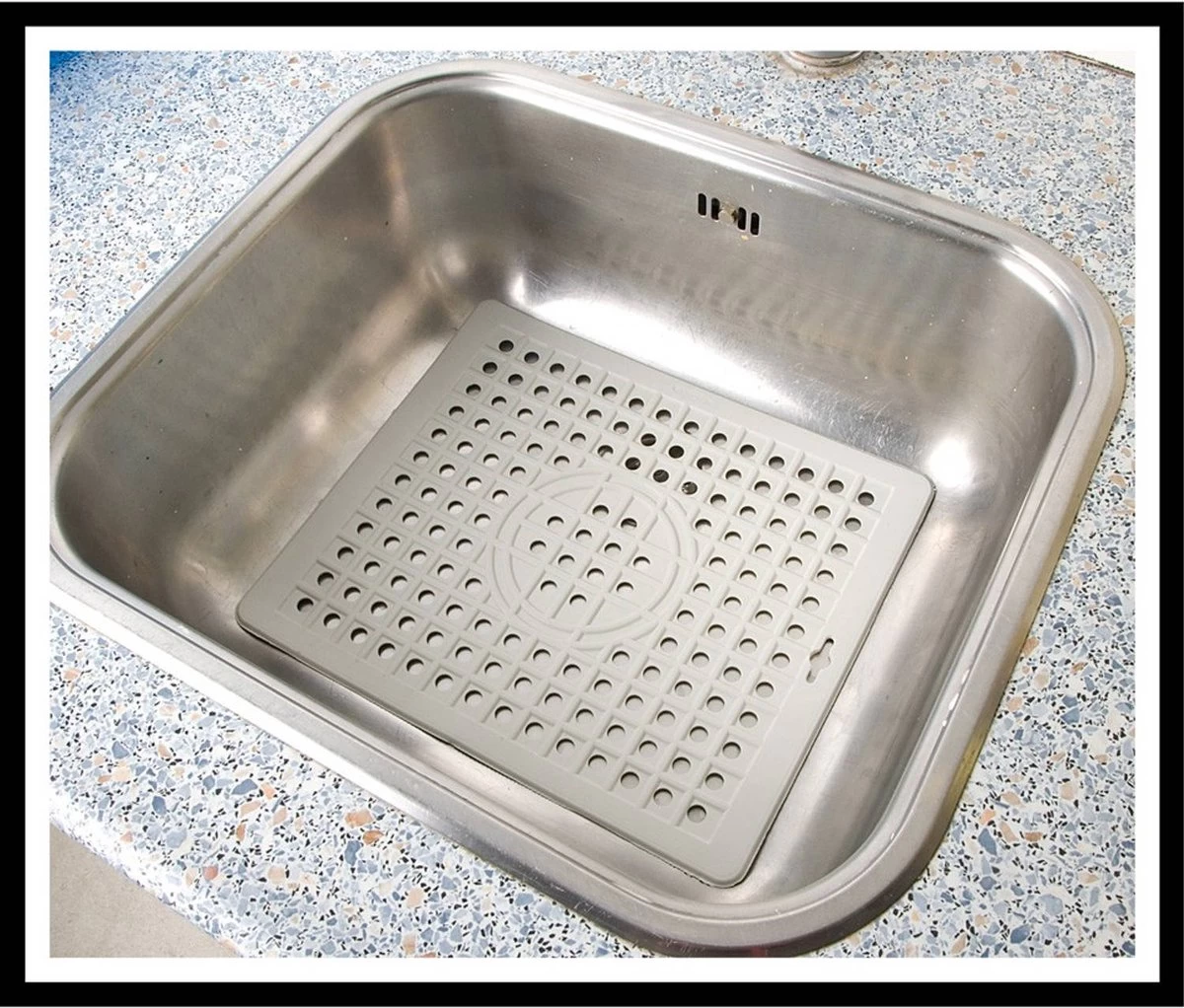 Gootsteenmat Rechthoek - 31x26cm - Rubber Mat Beschermt De Gootsteen Afwasbak En Het Servies Tegen Krassen En Beschadigingen. Past Ook In Een Vierkante Gootsteenbak 1 Gootsteenmat Rechthoek - 31x26cm - Rubber Mat Beschermt De Gootsteen Afwasbak En Het Servies Tegen Krassen En Beschadigingen. Past Ook In Een Vierkante Gootsteenbak