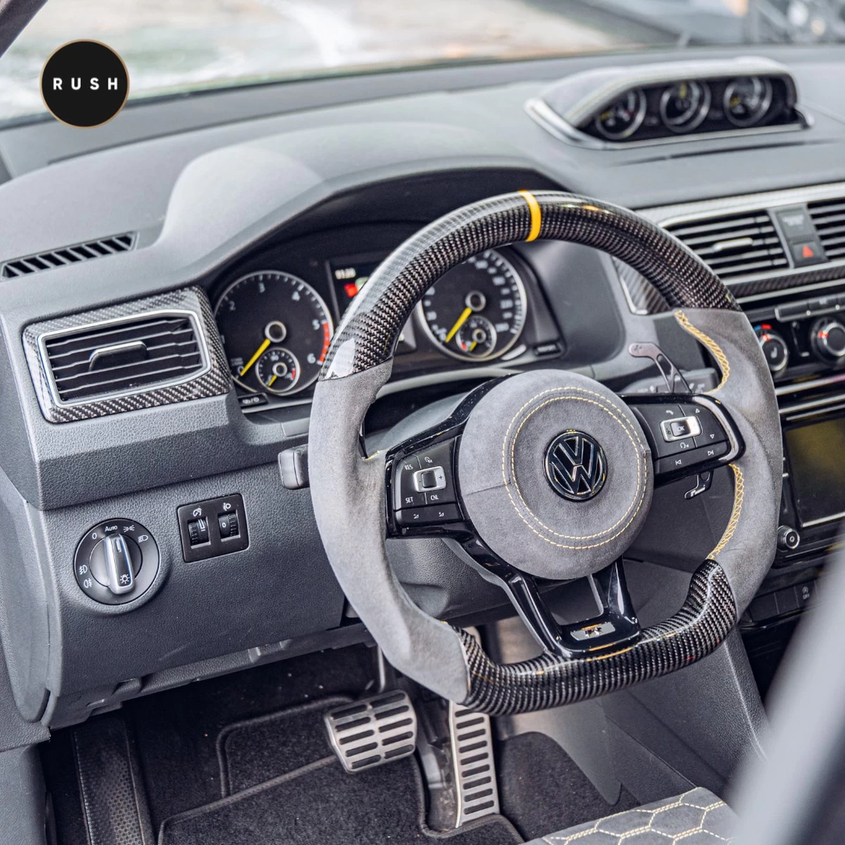 RUSH Bekleding Reiniger - Interieur Reiniger - Auto Wassen - Schoonmaken - Auto Accessories - Interior Clean 750ml 9 RUSH Bekleding Reiniger - Interieur Reiniger - Auto Wassen - Schoonmaken - Auto Accessories - Interior Clean 750ml - Afbeelding 9