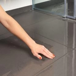 Secucare Anti Slip Spray 100ml - Antislip Voor Tegelvloeren -Huishoud Verkoop 1200x1200 1203