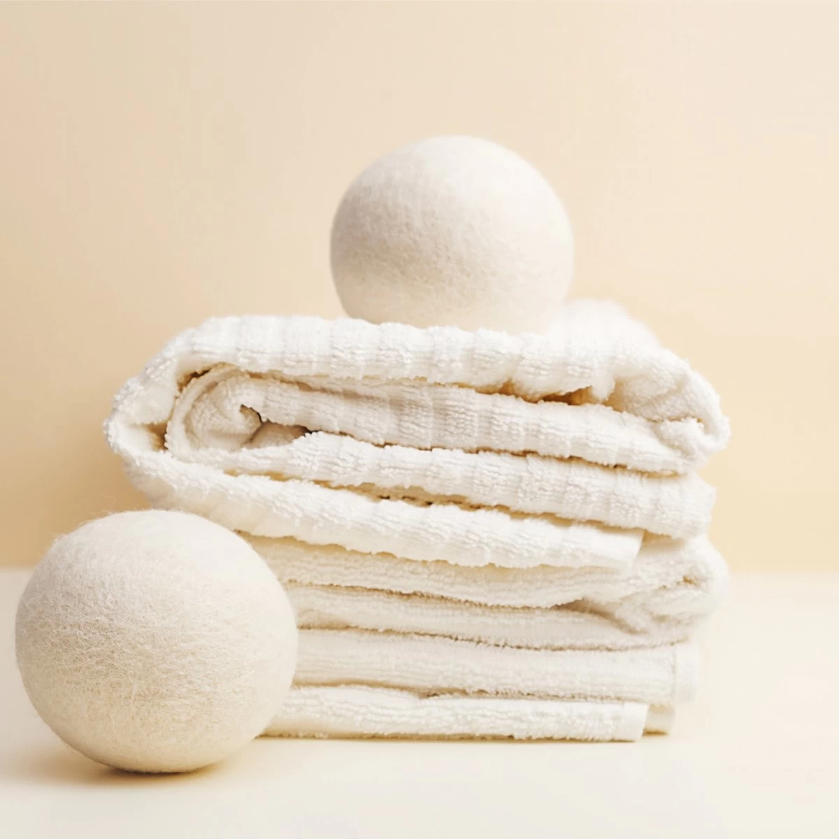 Apeiron Drogerballen - Droogballen - 6 XL Wasbollen - Droger - Duurzaam - Wasmachine - Wasverzachter - Energie Besparen - Zero Waste - Schapenvacht - Wol 8 Apeiron Drogerballen - Droogballen - 6 XL Wasbollen - Droger - Duurzaam - Wasmachine - Wasverzachter - Energie Besparen - Zero Waste - Schapenvacht - Wol - Afbeelding 8