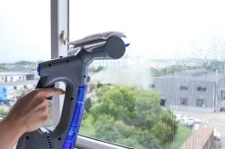 Swiss Pro+ Ruitenreiniger 3 In 1 WV 2 Blue Edition Window Vac - Ca. 120 M² - Waterzuiger - Incl. Smalle Zuigmond - Oplaadbaar - Raamwisser - Streeploos - Clicksystem - 2 Microvezeldoekjes - Met Sprayfunctie - Low Noise - Hepafilter -Huishoud Verkoop 1200x799 14