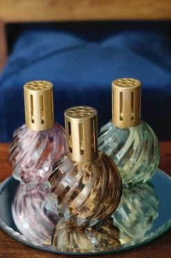 Ashleigh & Burwood Lampenolie Geurolie - Freesia & Orchid 250 Ml -Huishoud Verkoop 800x1200 9